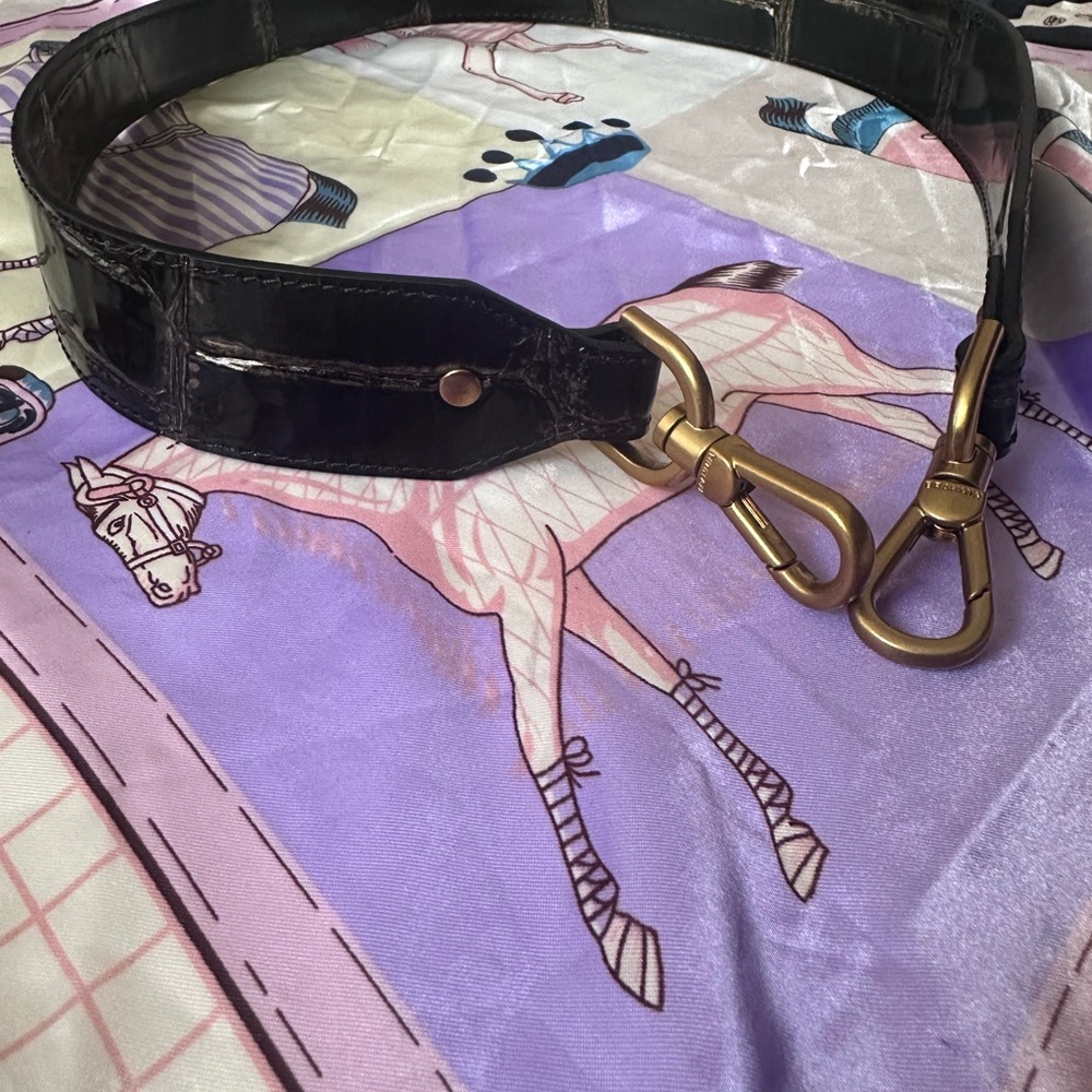 Brahmin Black and Gold Bag Strap.